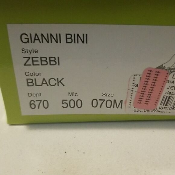 Wonens Shoes   - Picture 8 of 9